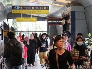 H+4 Lebaran, Stasiun Bandung Dipadati Pemudik Balik