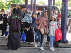 H+4 Lebaran, Terminal Purabaya Mulai Dipadati Penumpang Arus Balik