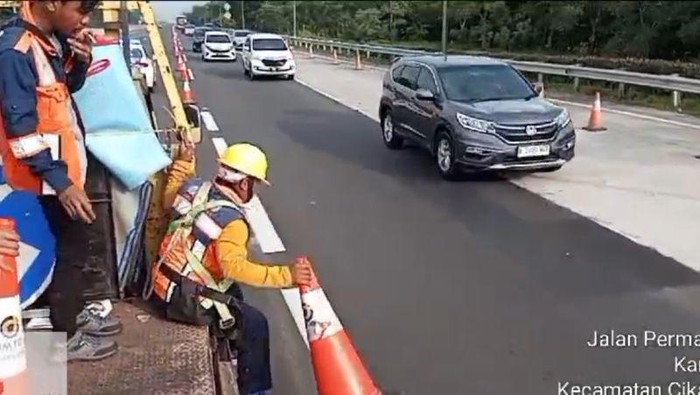 Kontraflow di Tol Japek Arah Jakarta Berakhir, Lalu Lintas Kembali Normal