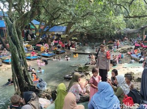 Mata Air Grogolan Diserbu Wisatawan saat Libur Lebaran