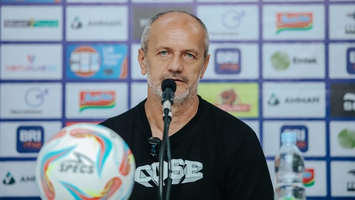 Sesi jumpa pers PSS Sleman jelang menghadapi Arema FC, Minggu (14/4/2024).