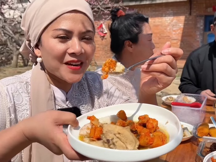 Shanty di China lebaran bersama keluarga di China
