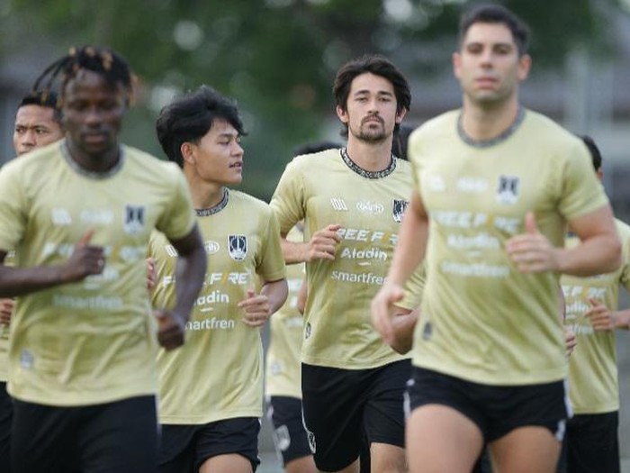 Skuad Persis Solo saat sesi latihan. Diunggah Minggu (14/4/2024).