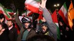 Sorak Gembira Warga Iran Rayakan Serangan ke Israel