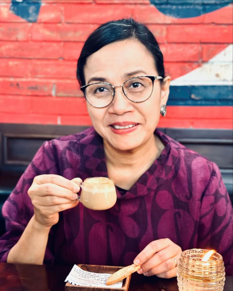 Sri Mulyani minum piccolo favoritnya