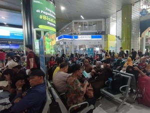 Video: Arahan Pigai, KemenHAM Tinjau Pelayanan Mudik di Stasiun Gambir
