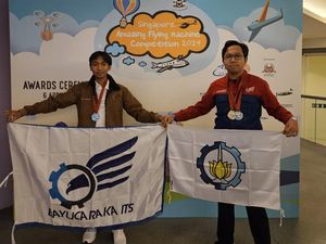Keren! Mahasiswa ITS Sabet Medali Perak di Kontes Robot Terbesar Singapura