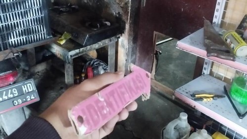 Warung di Banjar Dinas Penyalin, Desa Samsan, Kecamatan Kerambitan, Tabanan, disatroni pencuri saat ditinggal mudik. (Dok. Polsek Kerambitan)