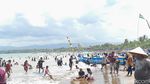 Lautan Manusia di Pantai Pangandaran Saat Libur Lebaran