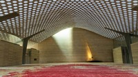 Ini merupakan area salat di Al Mujadilah Center and Mosque for Women. Foto: Al Mujadilah Center and Mosque for Women