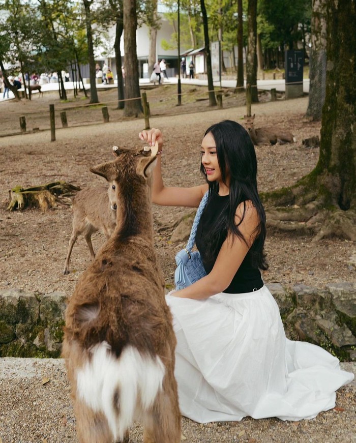 Anya Geraldine di Nara Park Jepang Anya Geraldine di Nara Park Jepang