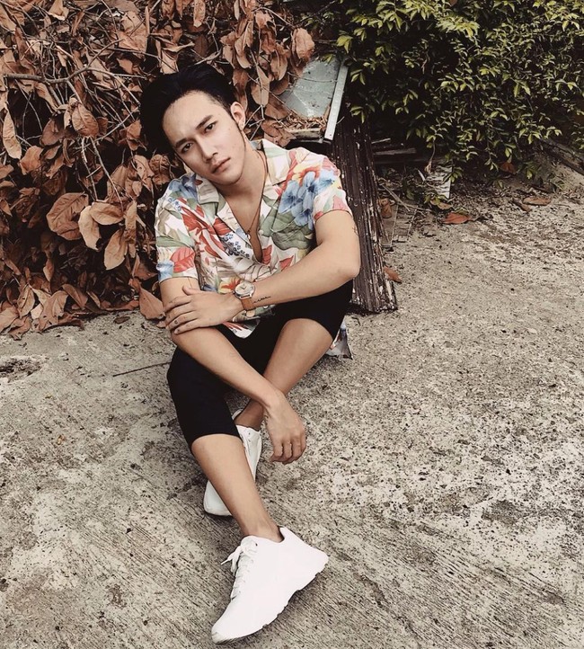 Dicky Prasetya atau Dicky Smash juga melakukan sulam alis agar lebih rapi. Penampilan alisnya tampak dibuat natural dan tertata rapi. Foto: Dok. Instagram