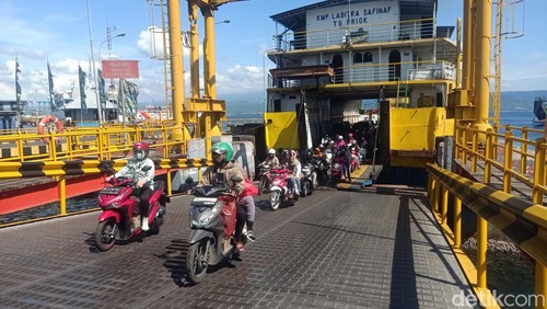 Arus balik Lebaran di Pelabuhan Gilimanuk terpantau landai, Senin (15/4/2024). (I Putu Adi Budiastrawan/detikBali).