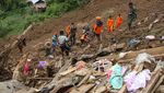 Pencarian Korban Tanah Longsor di Tana Toraja