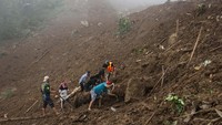 Empat korban tewas lainnya berada di Lembang Randanbatu, Kecamatan Makale Selatan, Tana Toraja.
