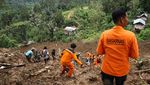 Pencarian Korban Tanah Longsor di Tana Toraja