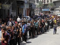 Buka Setelah Tutup Berbulan-bulan, Toko Roti di Gaza Diserbu Warga