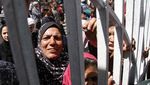 Buka Setelah Tutup Berbulan-bulan, Toko Roti di Gaza Diserbu Warga