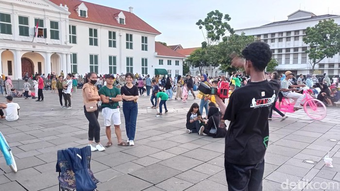 Cerita 3 Pemuda Jadi Fotografer Keliling Di Kota Tua Untuk Biaya Kuliah