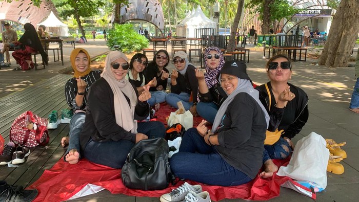 "Hangout di Ancol: 'Geng Sultan' Cisauk Tandai Penutup Libur Lebaran dengan Santapan Bersama"