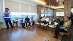 Momen Kapolri Bersama Menko PMK-Panglima Tinjau Arus Balik Via Udara