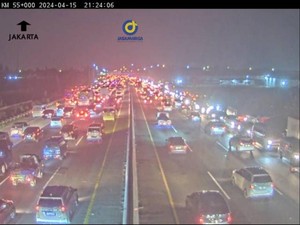 Titik Kemacetan di Tol Cikampek dan Cipularang Arah Jakarta Malam Ini