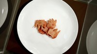Jengger ayam yang banyak dikonsumsi di Jerman, Republik Ceko, Italia, dan Prancis turut dipajang museum tersebut. Makanan-makanan tersebut tampak eksotis bagi sebagian orang dan menggugah selera bagi sebagian lainnya.