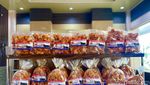 Keripik Jengkol hingga Rendang Paru Jadi Rekomendasi Oleh-oleh Padang