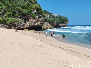 Pantai Cantik di Dekat Indrayanti Ini Sepi, Ternyata Ini Penyebabnya