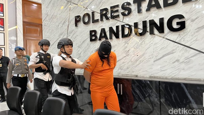 Pelaku pembunuhan Siti Julaeha di apartemen Kota Bandung.