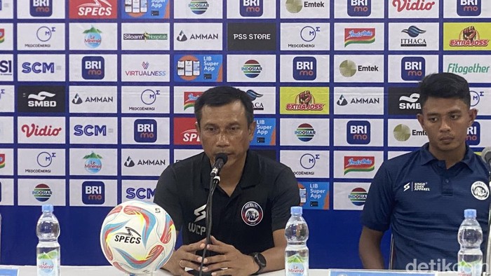 Pelatih Arema FC Widodo Cahyono Putro usai lawan PSS Sleman, Senin (15/4/2024).