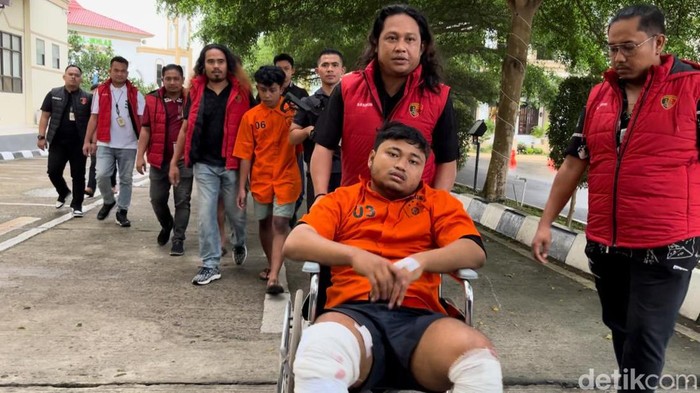 Polisi menangkap dua begal pembunuh Risdianto, driver Maxim di Kota Jambi. Dua pelaku ternyata mahasiswa aktif di perguruan tinggi di Jambi.