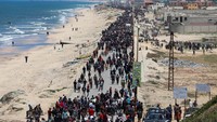 Kendati demikian, upaya kembali ke kampung halaman harus kandas di tengah jalan, setelah tentara Israel (IDF) menembaki ratusan pengungsi yang melintasi jalan tersebut.