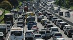 Potret Terkini Padatnya Arus Balik di Tol Cikampek