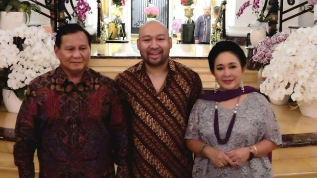 Prabowo Subianto menghadiri perayaan ulang tahun Mantan Istri Titiek Soeharto. (Instagram @Prabowo)