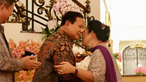 Prabowo Subianto menghadiri perayaan ulang tahun Mantan Istri Titiek Soeharto. (Instagram @Prabowo)