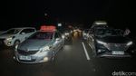 Puncak Arus Balik, Kendaraan Mengular Kian Padat di GT Cikatama