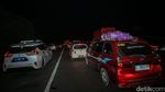 Puncak Arus Balik, Kendaraan Mengular Kian Padat di GT Cikatama
