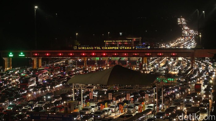 Video: Gerbang Tol Cikatama Padat, 1,1 Juta Pemudik Sudah Tinggalkan Jabodetabek