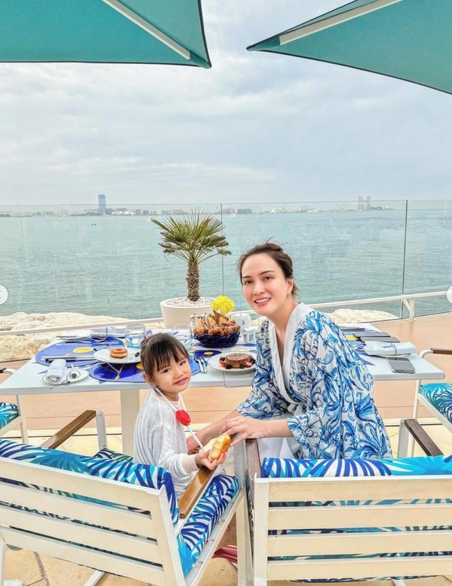 Tampil tanpa pulasan makeup, Shandy Aulia tetap terlihat cantik. Tak heran jika banyak yang mengidolakan dirinya. Foto: Instagram/@shandyaulia