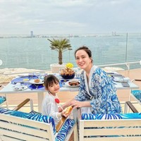 Tampil tanpa pulasan makeup, Shandy Aulia tetap terlihat cantik. Tak heran jika banyak yang mengidolakan dirinya. Foto: Instagram/@shandyaulia