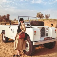 Shandy Aulia memilih menghabiskan waktu libur Lebarannya dengan berkunjung ke Dubai. Tampil cantik dan stylish, Shandy terlihat mengenakan sorban berwarna hitam dipadukan dengan dress coklat. Foto: Instagram/@shandyaulia