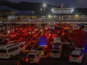 Merak Fokus untuk Mobil-Bus Pemudik, Motor Dialihkan ke Pelabuhan Ciwandan
