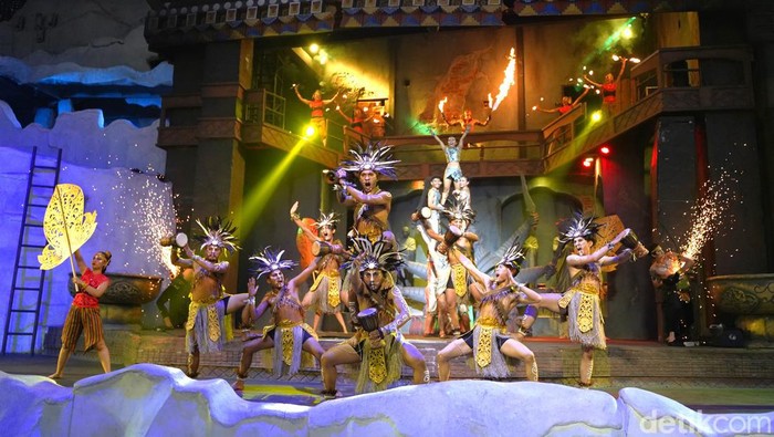 The Exotic World of Eastern Show di Trans Studio Bali.
