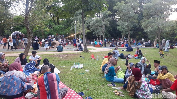 Setelah Libur Lebaran Berakhir, Tebet Eco Park Kembali Dipadati Pengunjung