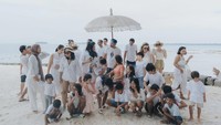 Ada banyak keluarga dan kerabat yang hadir dalam perayaan ulang tahun tersebut. Foto: instagram Wulan Guritno