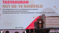 Dia menyebut ada sekitar 270 permohonan dalam sengketa hasil Pileg 2024. Dia mengatakan komisioner Bawaslu akan bergantian memberikan keterangan.