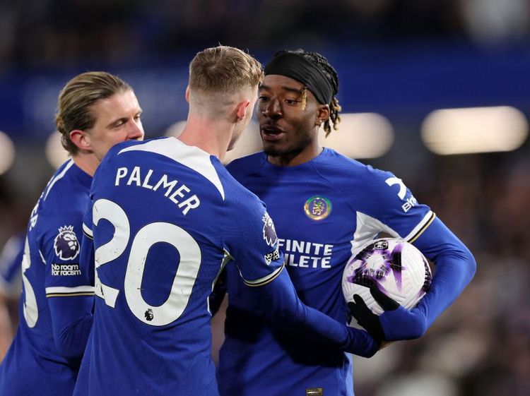 Detik-detik Pemain Chelsea Berebut Penalti