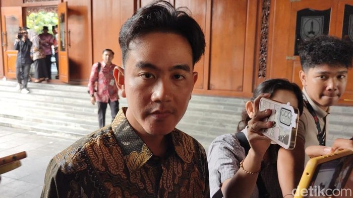 Gibran Rakabuming Raka di Balai Kota Solo, Selasa (16/4/2024).