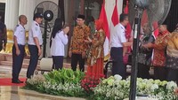 Saat ditetapkan menjadi tersangka, Muhdlor masih menggelar halalbihalal bersama Kepala OPD Pemkab Sidoarjo di Pendopo Delta Wibawa Sidoarjo. (Suparno/detikcom)  